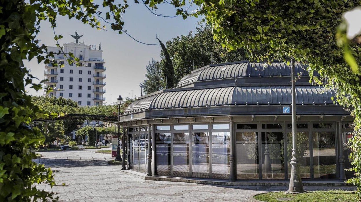 Oficina de turismo en el parque de Canalejas.