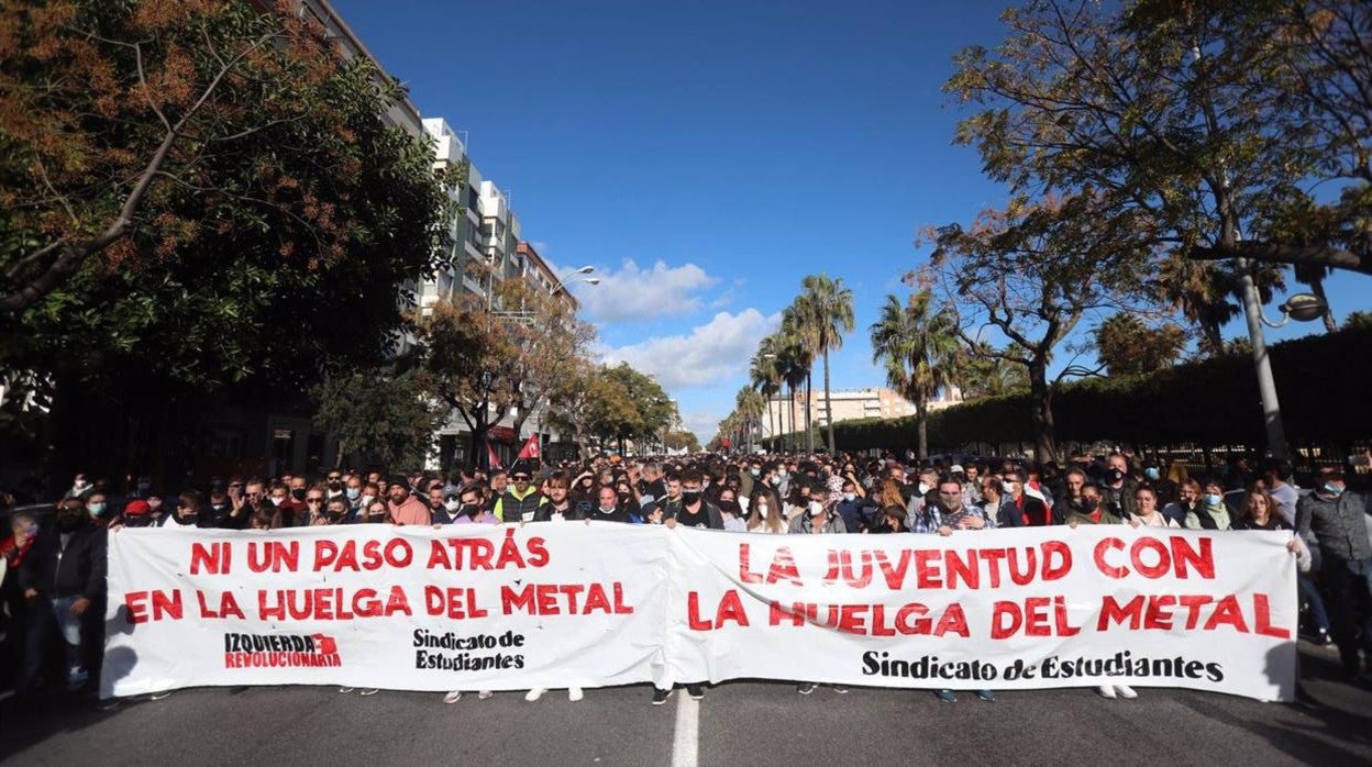 La patronal del Metal asegura que las empresas «están en riesgo de ...