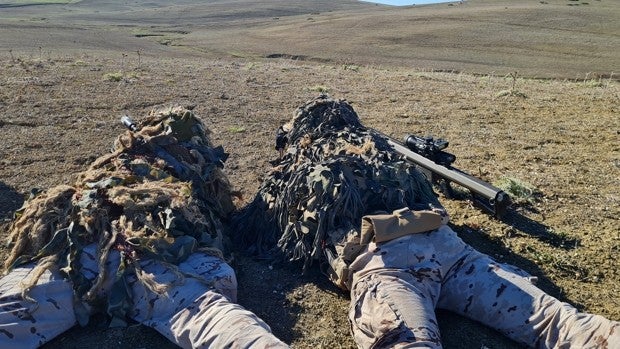 Los tiradores de precisión de la Armada se ponen a prueba en un ejercicio en el Retín