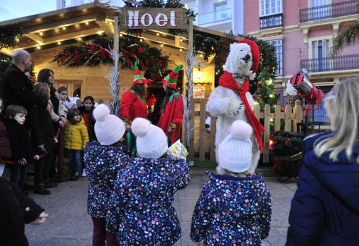 La casa de Papá Noel abre sus puertas para recibir a los niños de San Fernando