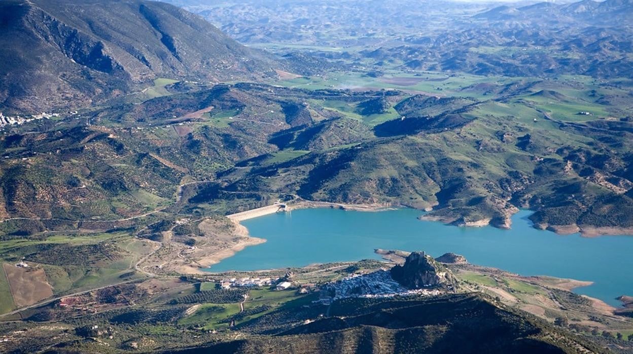 Foto de archivo del embalse de Zahara.