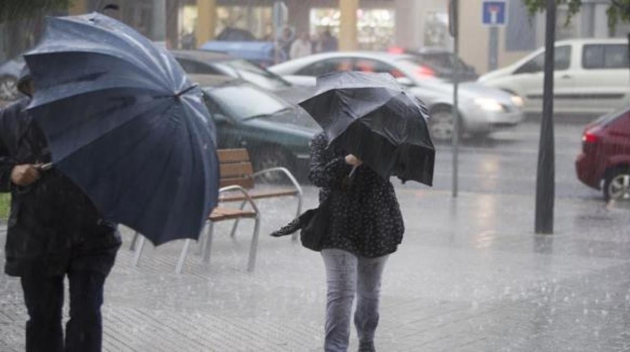 Cádiz pasa en alerta amarilla por lluvia y olas el día Navidad