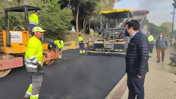 Nuevo carril bici y asfaltado para la calzada del Camino de los Enamorados en El Puerto