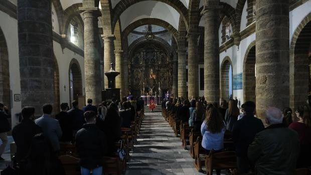 La iglesia de Santa Cruz, pendiente de la licitación para restaurar sus cubiertas