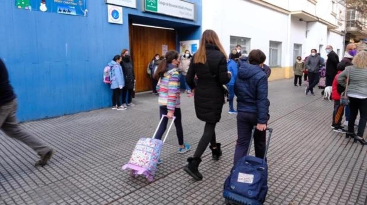 La Junta invertirá más de 7 millones de euros en 24 centros educativos de Cádiz