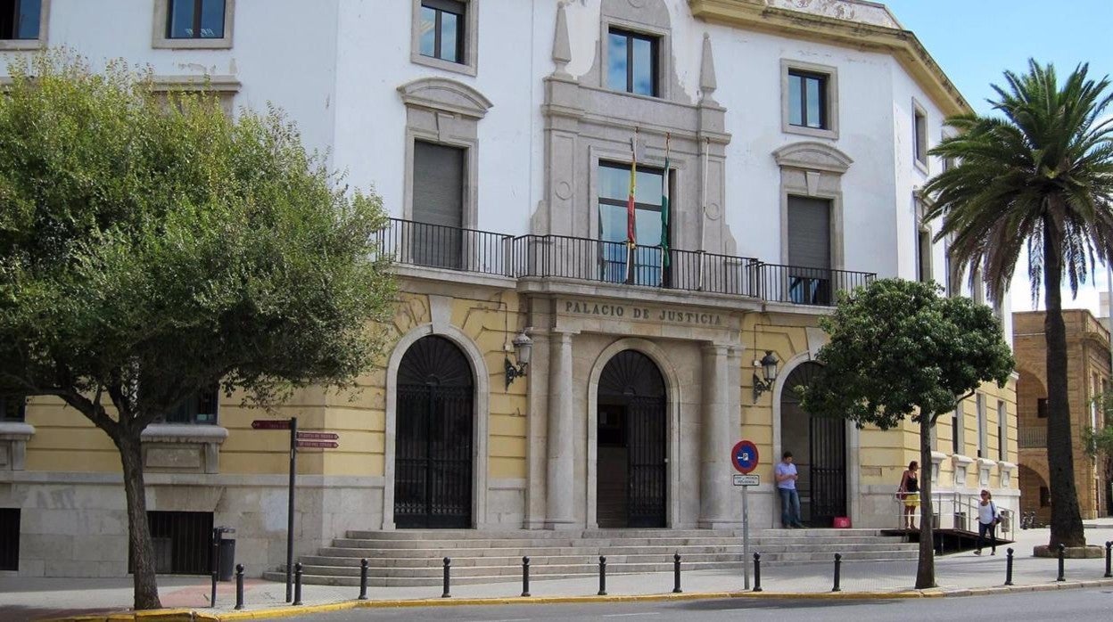 Ratifican once años de prisión para un hombre por maltrato y violación a su pareja en Cádiz