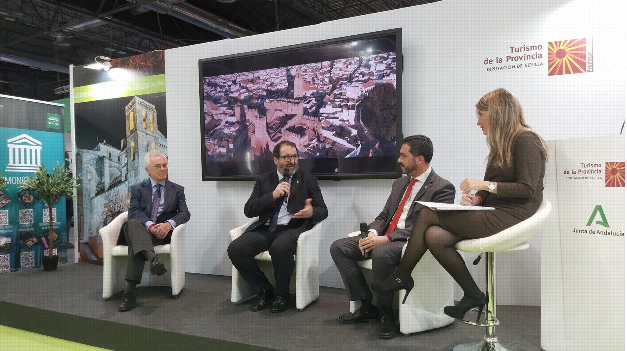 José María Cabeza y Juan Ávila durante la presentación de Carmona