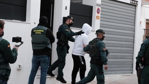 Operación de la Guardia Civil contra el blanqueo de los narcos en El Puerto y Barbate