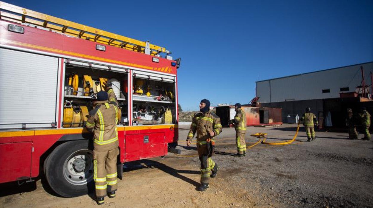 Una dotación de bomberos