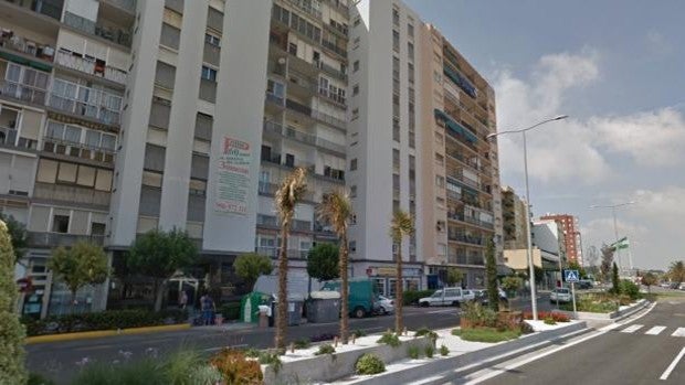 Heridas cuatro personas en un accidente en Algeciras tras una colisión entre dos turismos en la avenida Virgen del Carmen