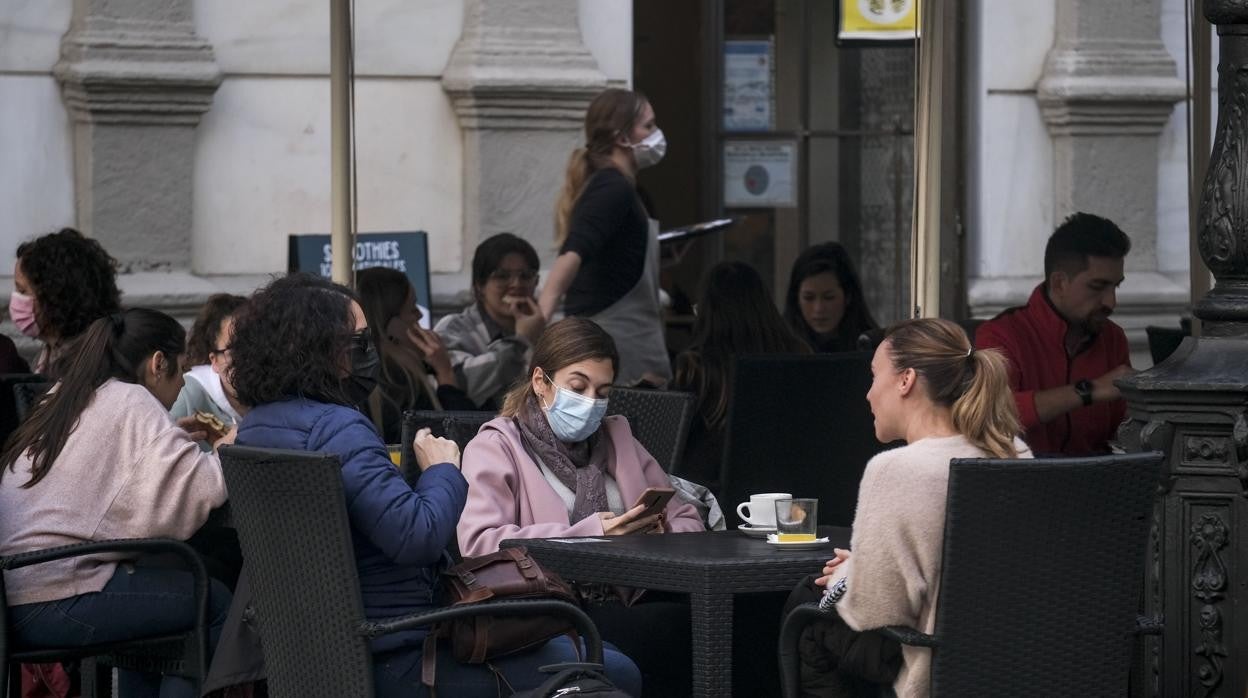 Cádiz, la provincia andaluza con menos contagios justo antes del fin de la mascarilla en el exterior