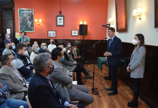 Marín en el encuentro con los empresarios utreranos con los que ha dialogada