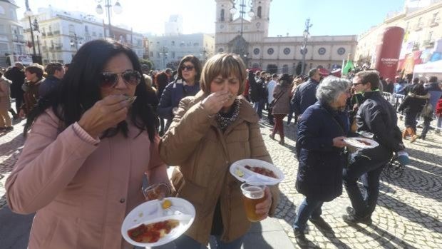 El Carnaval de febrero no contará con los actos gastronómicos de la Pestiñada, Erizada y Ostionada