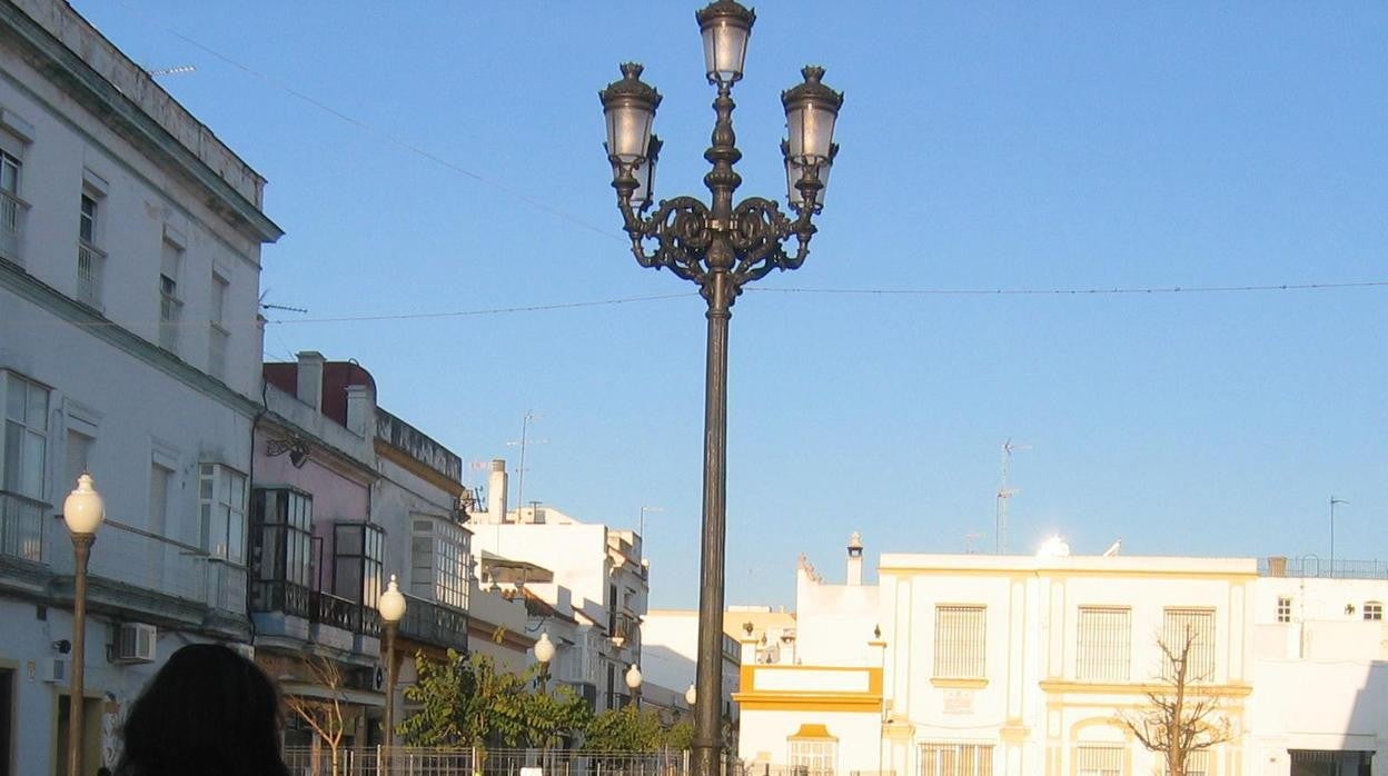 Varias zonas de Casines se quedan a oscuras por intento de robo de cableado en el alumbrado público