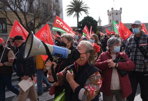 Las manifestaciones de CC.OO. y UGT por la sanidad no igualan a las mareas blancas