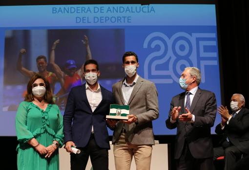 Entregadas «con ilusión, pasión y alegría» las Banderas de Andalucía de la provincia de Sevilla 2022