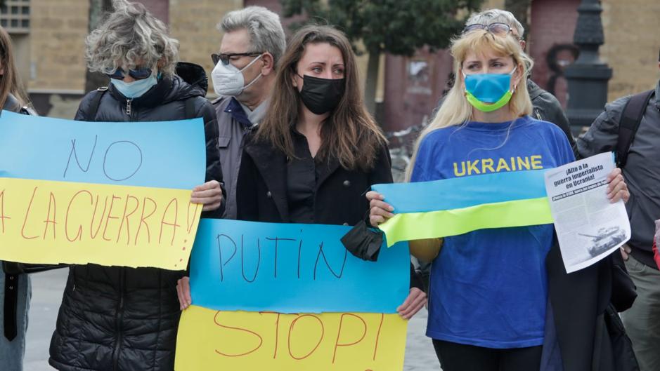 Vídeo: «Putin stop», «no a la guerra», los gritos de los ucranianos en Cádiz