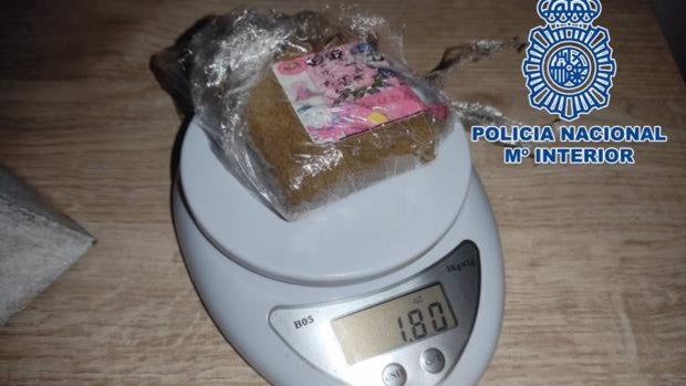 Un búnker de droga en Algeciras: puertas acorazadas de hierro y reforzadas con vigas de obra