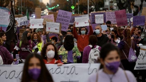 Un 8M con el feminismo dividido y con reivindicaciones muy dispares en Cádiz