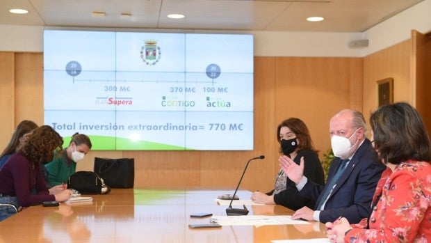 La Diputación de Sevilla invierte 770 millones en los pueblos en la última década a través de tres planes