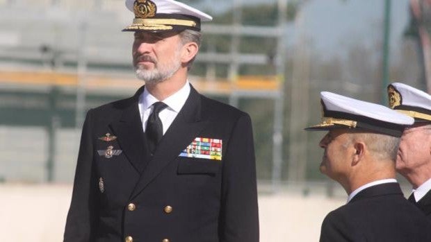 Felipe VI retoma su visita a Sanlúcar y recorrerá las bodegas Barbadillo, la lonja, la Nao Victoria y el Ayuntamiento