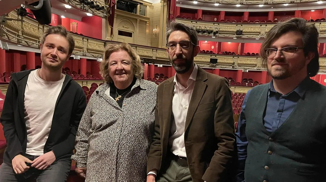 El Teatro Real rinde tributo al guitarrista gaditano Ángel G. Piñero, recientemente fallecido
