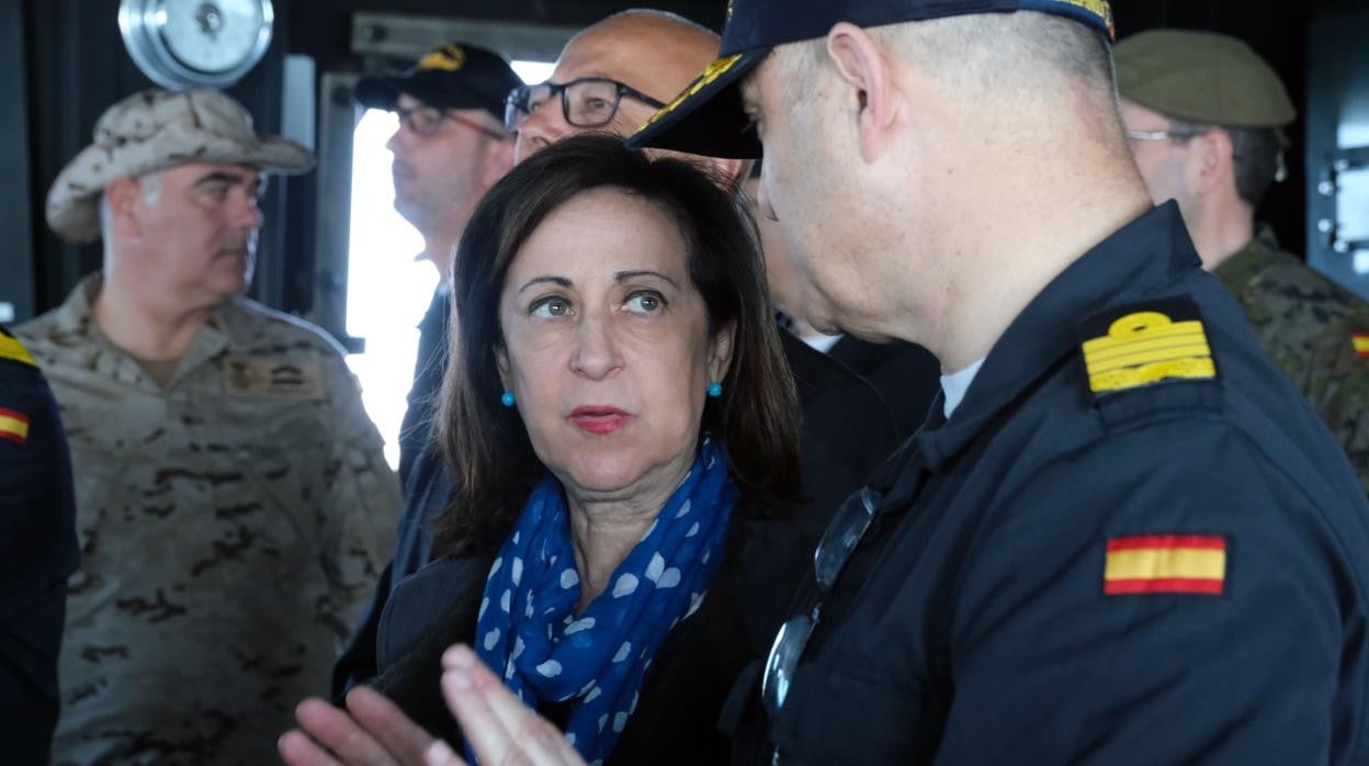 Foto de archivo de la ministra de Defensa en una visita a la Base Naval de Rota.