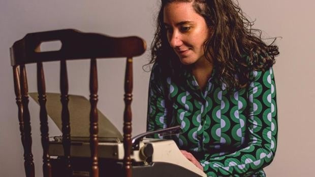 'Simplemente monstruos', el libro de una joven neurodivergente de San Fernando que busca apoyo