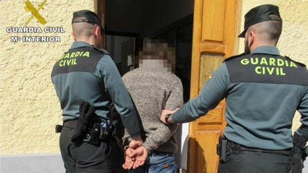 A prisión por cometer dos robos violentos en menos de 24 horas en Santiponce