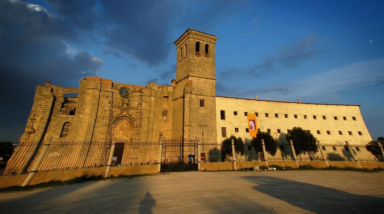 El Monasterio de la Victoria, un showroom para ser «capital de la moda flamenca»