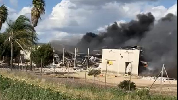 La nave avícola incendiada en Morón contaba con unos depósitos de gasoil para alimentar unas calderas