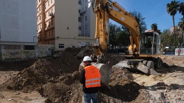 Arrancan las obras del edificio de viviendas de lujo en la transversal