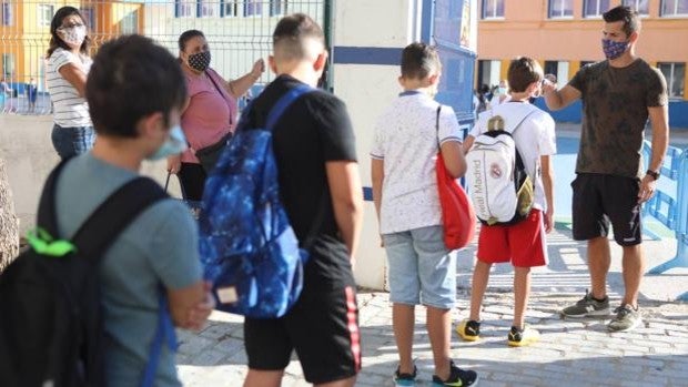 El desplome de la natalidad en Cádiz capital también vacía las aulas de Primaria