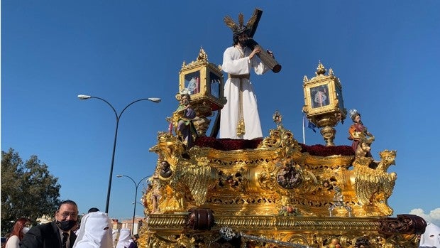 El Gran Poder, Servitas y Vera Cruz vuelven a la calle cuatro años después