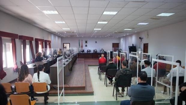 Las amistades peligrosas de tres policías de La Línea de la Concepción con Isco Tejón