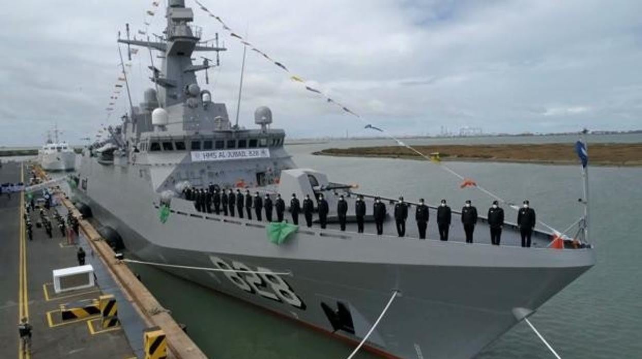 Momento en en que la marina saudí toma posesión de la primera corbeta construida en San Fernando