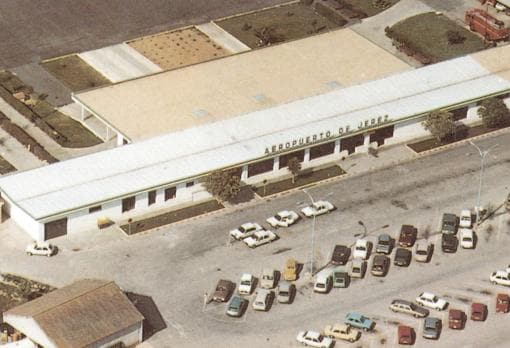 Imagen de la antigua terminal del aeródromo de La Parra
