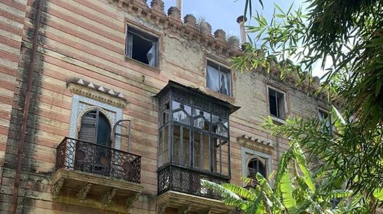 El Ayuntamiento de Sanlúcar, en el Palacio de Orleans.