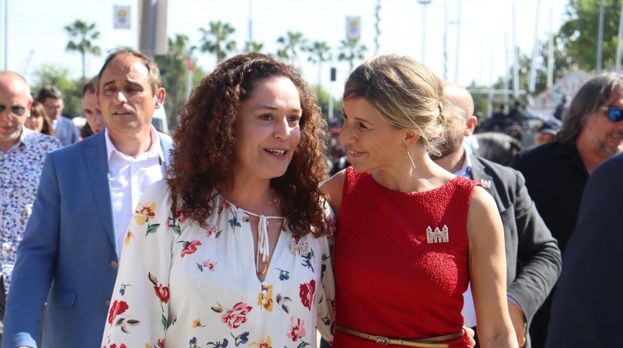 Inma Nieto, candidata de Por Andalucía, con la vicepresidenta segunda del Gobierno Yolanda Díaz.