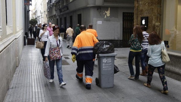 El contrato de limpieza de Cádiz, de nuevo en una encrucijada