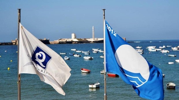 Las banderas azules de las playas de Cádiz: La Caleta es la única que pierde la bandera