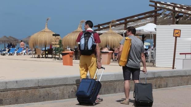 Juan Marín: «Se prevén mejores datos turísticos para Cádiz que en 2019, que fue de récord»