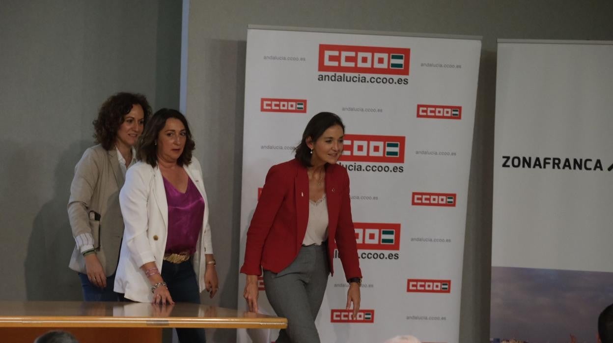 La ministra Maroto tras su intervención en las jornadas de Industria organizadas por CC OO en Cádiz