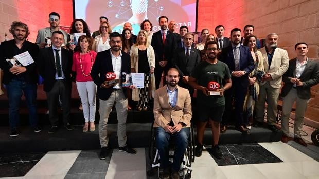 Trash Peak y Ludik, Educación y Ocio, ganadores de los Premios AJE Cádiz 2022