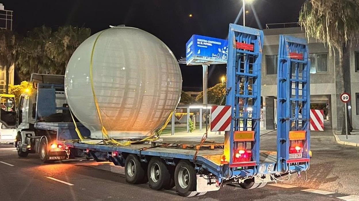 Operativo especial para el transporte de un satélite de crucero