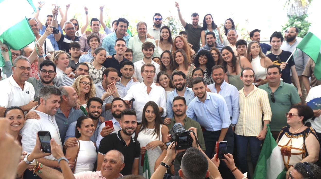 Alberto Núñez Feijóo en un mitin en Cádiz de cara a las elecciones de Andalucía del 19 de junio.