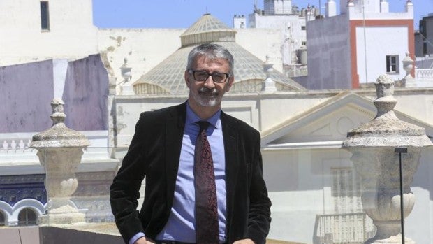 El rector convocará una reunión a cuatro bandas tras las elecciones andaluzas para hablar de Valcárcel