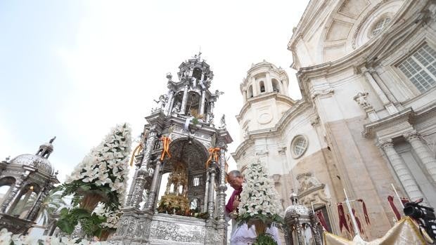 Cádiz revive su Corpus en las calles
