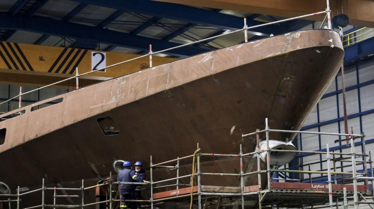 Construcción de una de las corbetas saudíes en el astillero de San Fernando