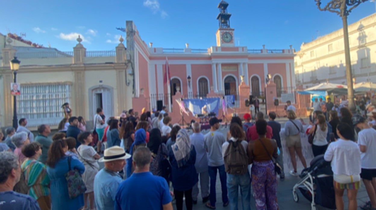 Manifestación en Puerto Real por el Día Mundial de las Personas Refugiadas